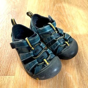 KEEN kids sandals.  Size 7 toddler